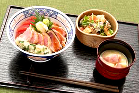マグロ丼
