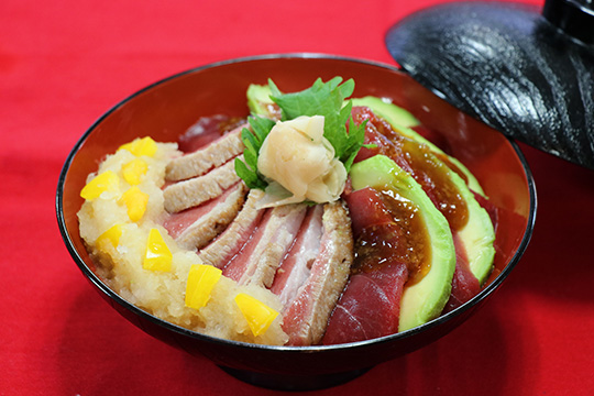 マグロ丼