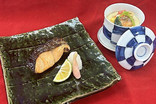ノルウェーサーモンの塩焼き&茶碗蒸し
