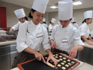 1Bクラス、焼き菓子祭り(^O^)／